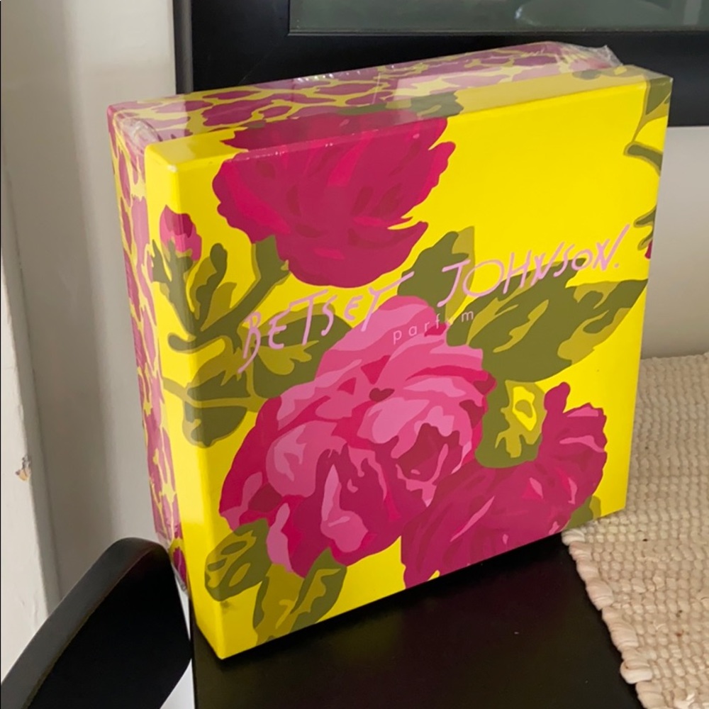 Betsey Johnson gift set